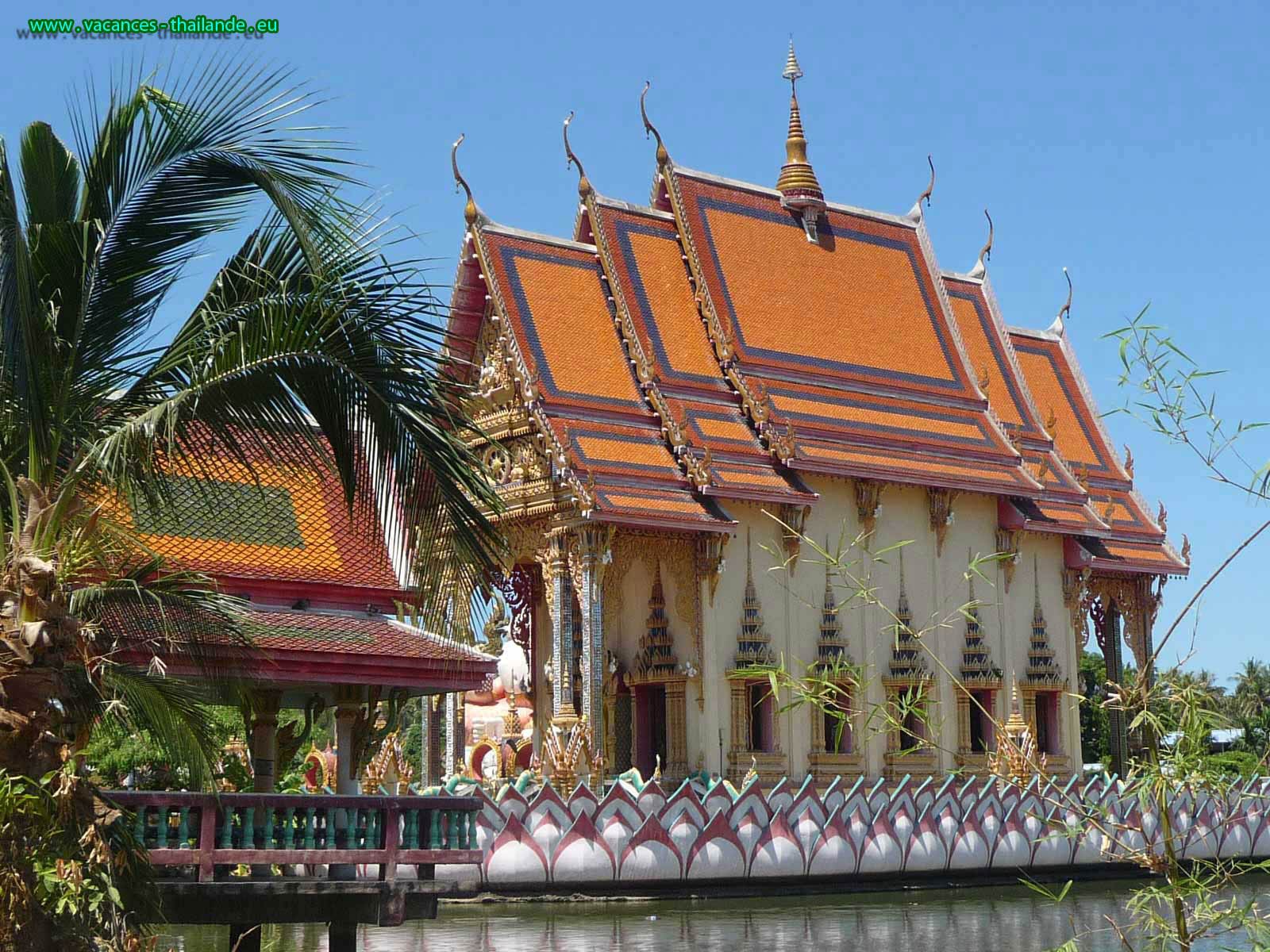 english photo 18, Many beautiful Buddhist temples on Koh Samui in Thailand
english photo 18, Many beautiful Buddhist temples on Koh Samui in Thailand